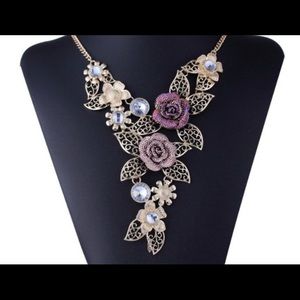 🥀Floral Statement Nacklace